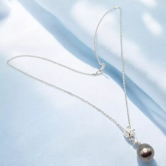Authentic! Mikimoto 18k White Gold Tahitian Pearl Diamond Pendant Necklace - Picture 2 of 9